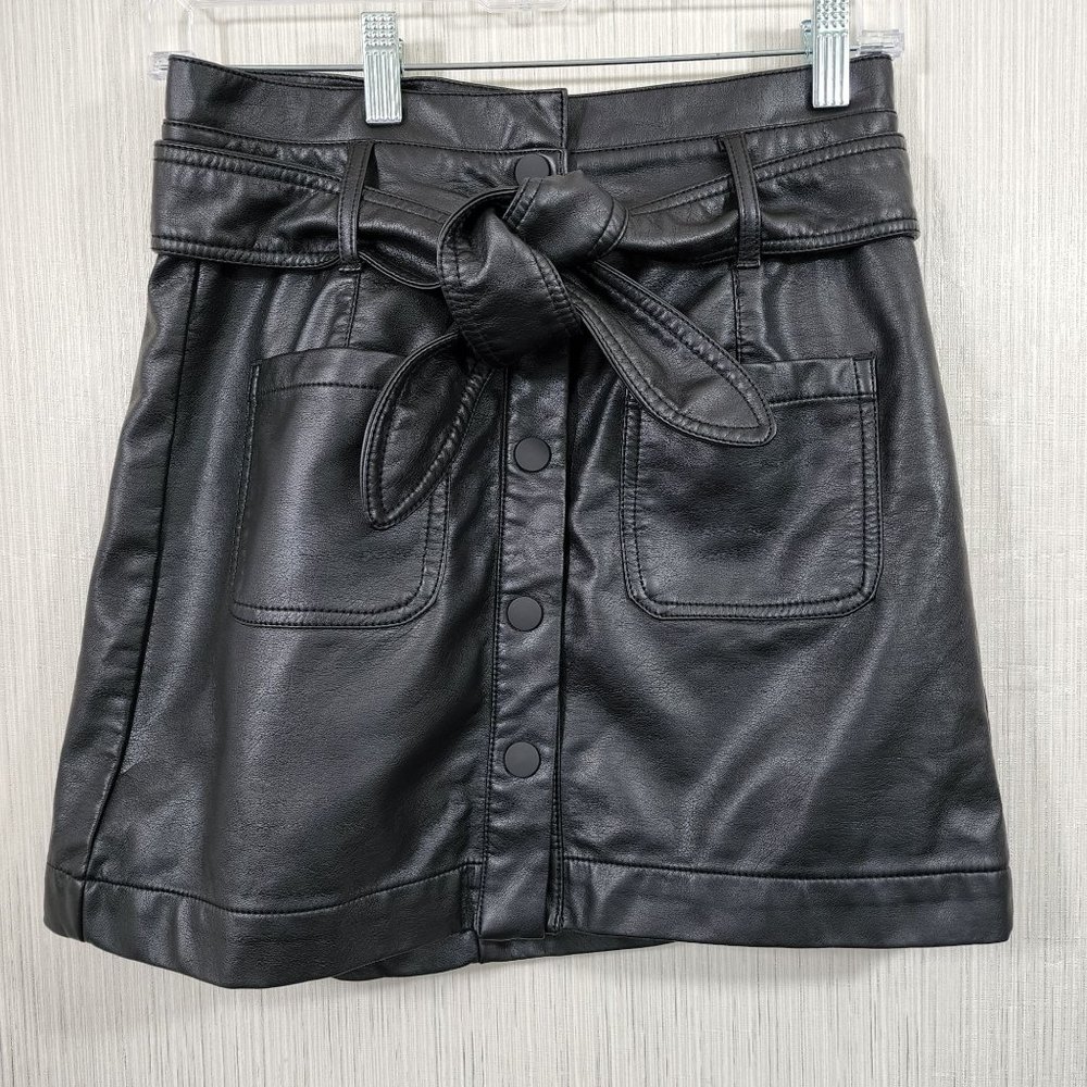 tgla vegan leather snap front skirt with pockets and tie belt woman's size small